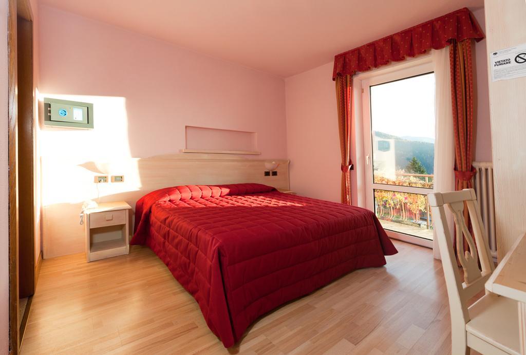 Hotel Rosalpina Folgaria Esterno foto