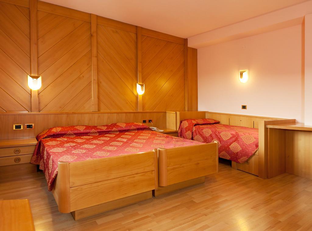 Hotel Rosalpina Folgaria Esterno foto